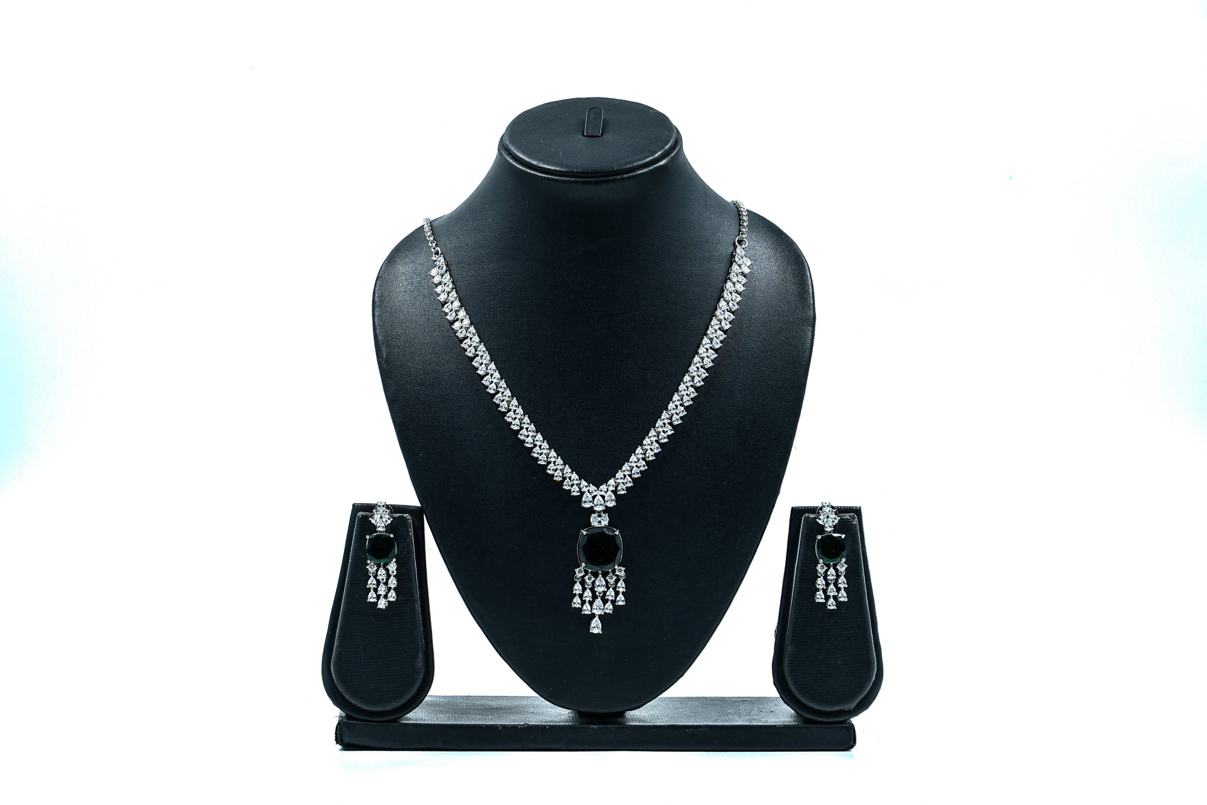 Sterling Silver Solitaire Emerald Zircon Neckset