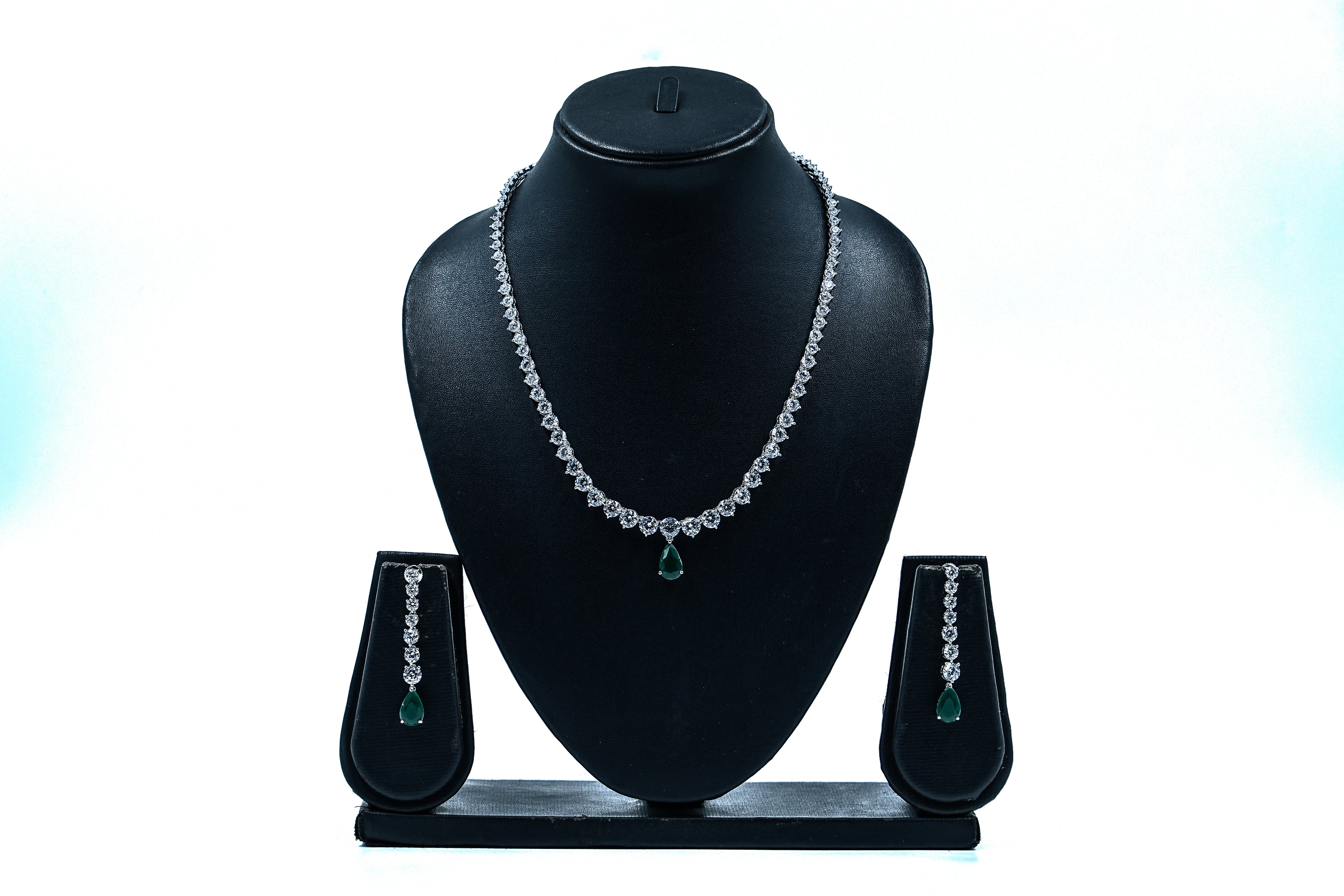 Sterling Silver Solitaire Emerald Zircon Neckset