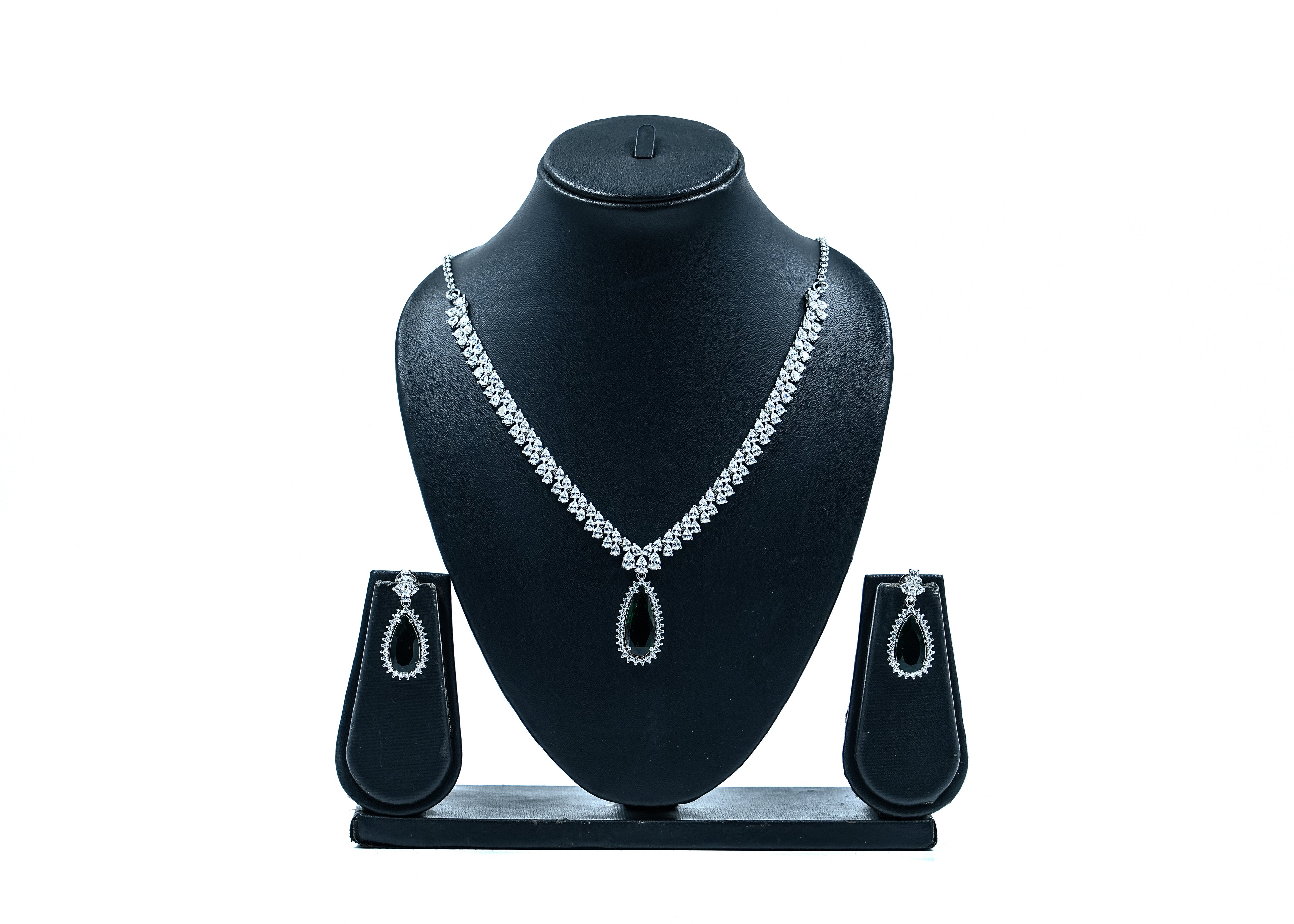 Sterling Silver Solitaire Emerald Zircon Neckset