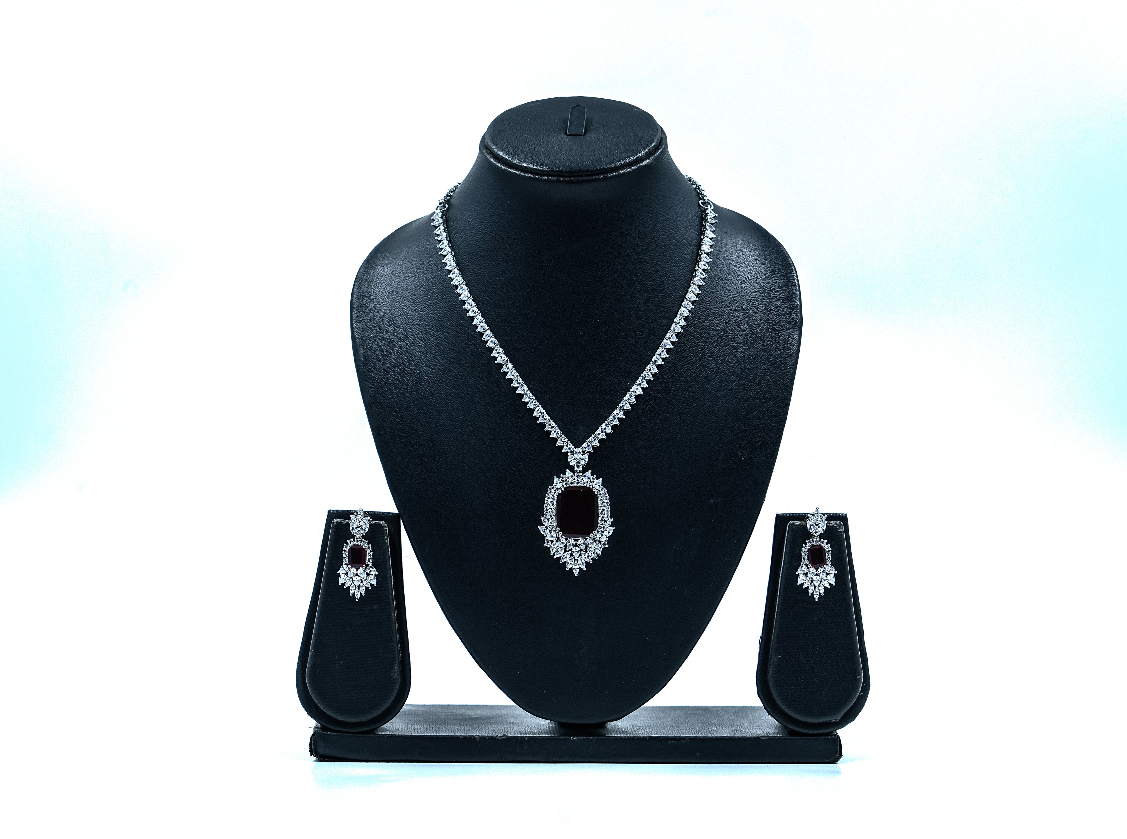 Sterling Silver Solitaire Sapphire Zircon Neckset